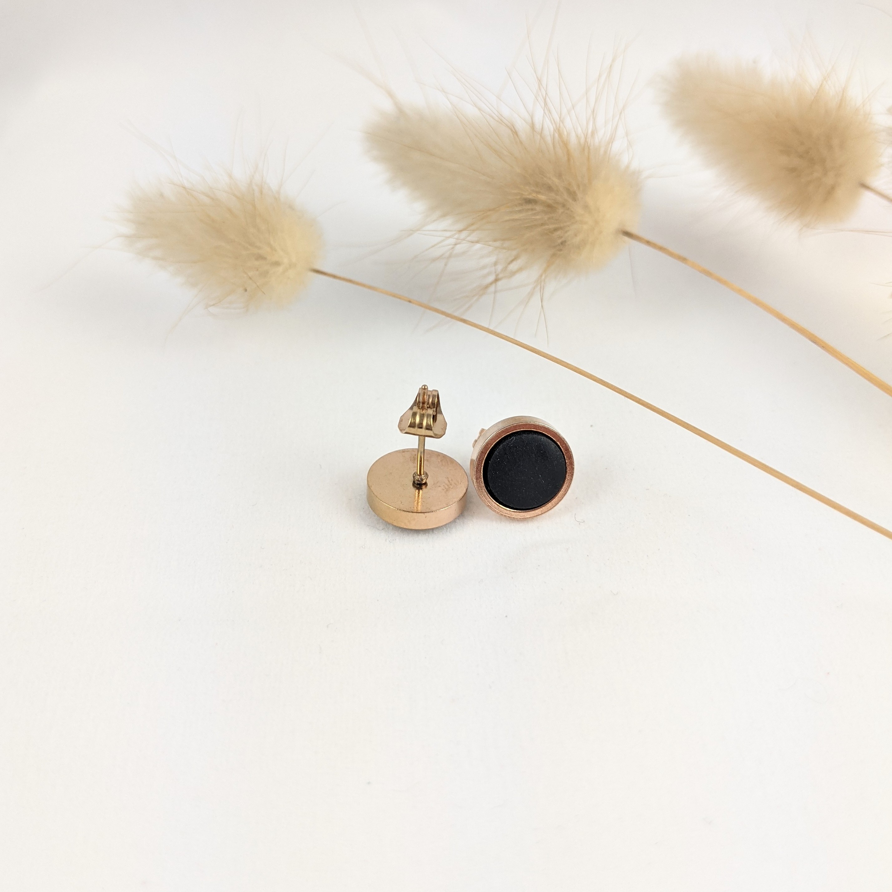 Stecker black 